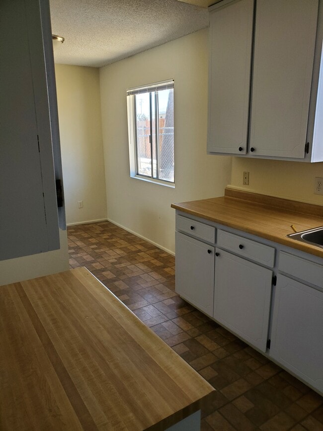 Building Photo - 6434 Linda Lee Dr