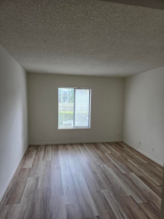 Building Photo - 1106 Green Pine Blvd