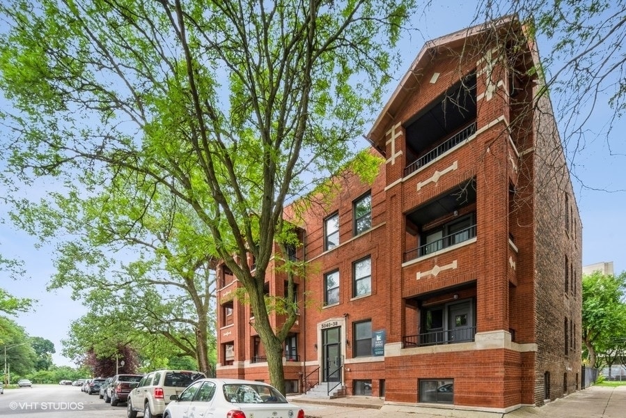 Primary Photo - 5040 S Saint Lawrence Ave