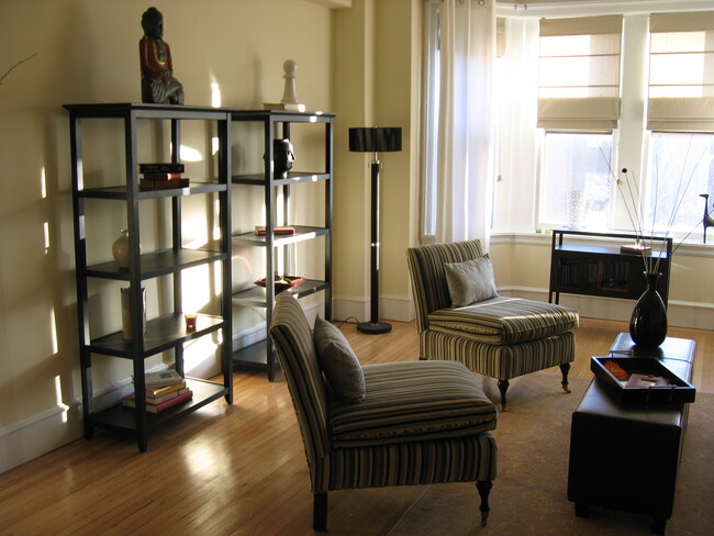 Living Room - 2201 Chestnut St