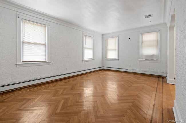 Foto del edificio - 245 W Walnut St