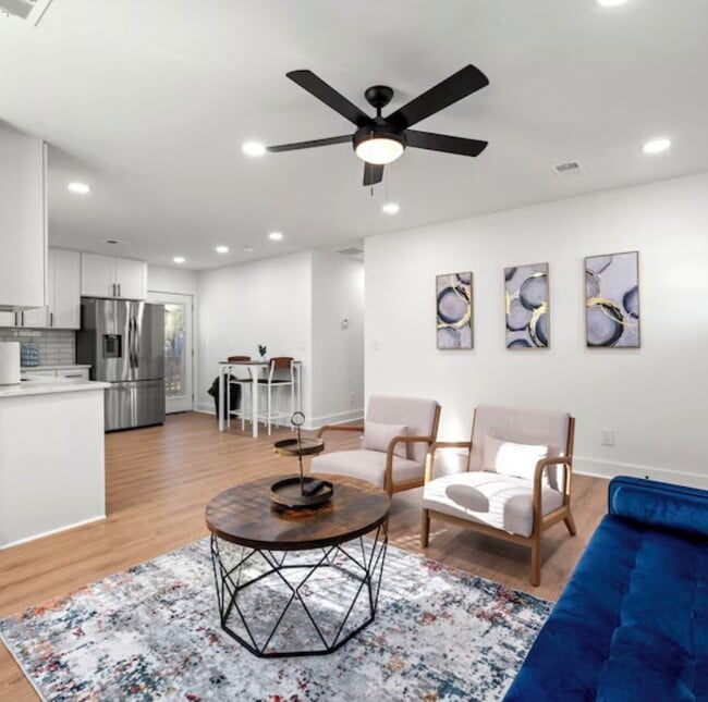 Foto del edificio - 2484 Calvin Ave