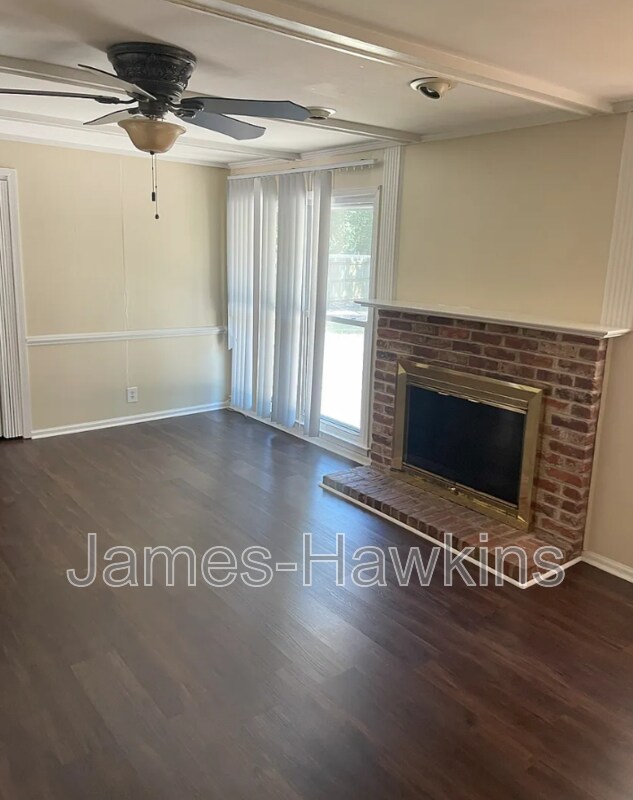 Foto del edificio - 2124 Greenview Dr