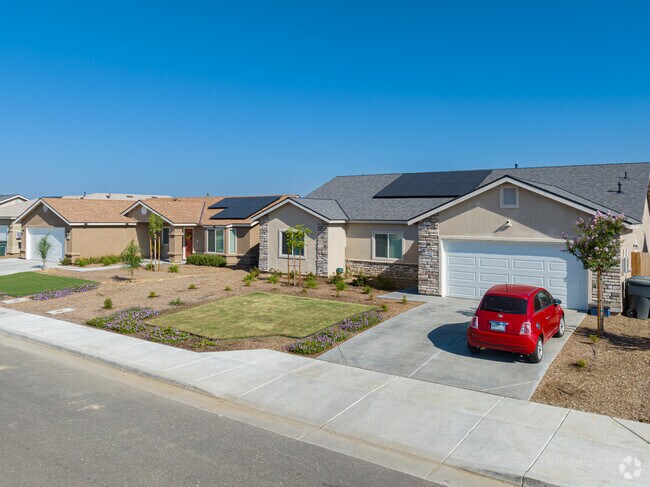 Newly built ranch-style homes with solar panels in Wasco.