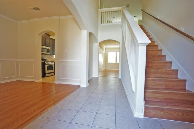 Building Photo - 24503 Hikers Bend Dr