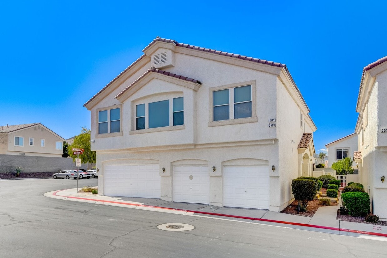 2593 Velez Valley Way, Henderson, NV 89002 Townhome Rentals in