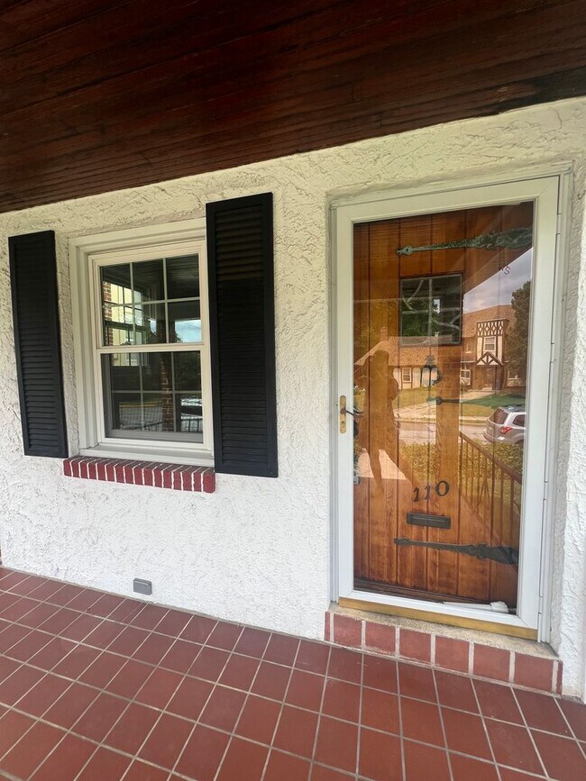 Foto del edificio - Charming Renovated Mount Penn 3 BR For Immediate Move In