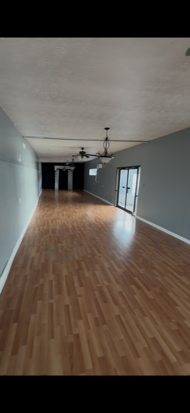 Building Photo - 506 Ford St