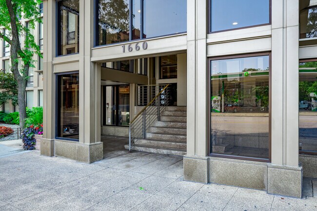 Foto del edificio - 1660 N La Salle Dr