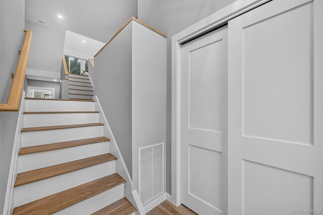 Foto del edificio - 109 Woods End Rd