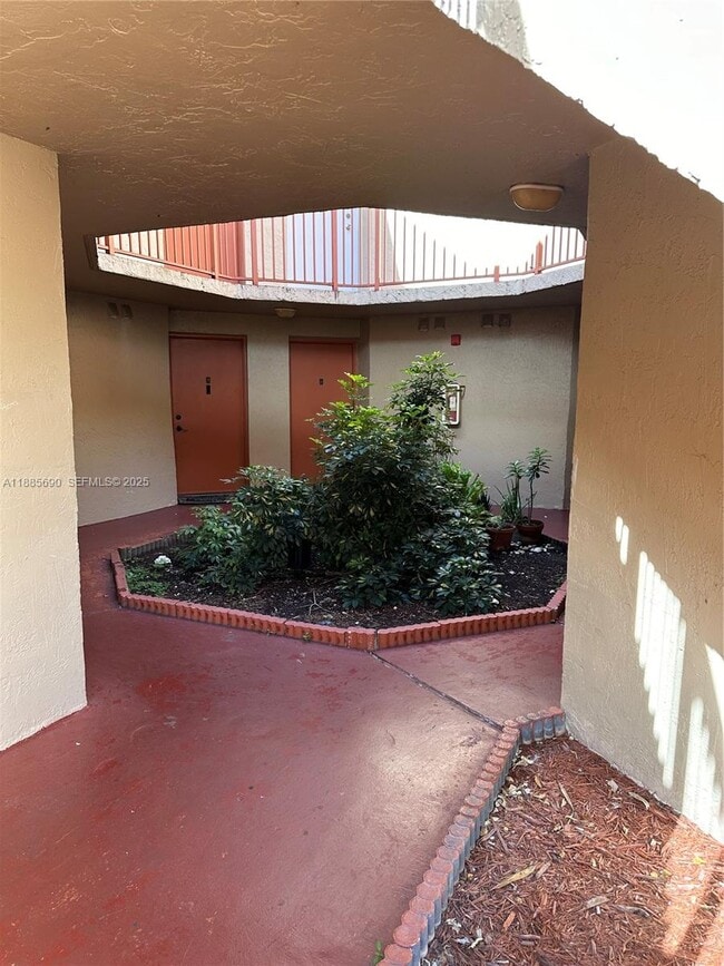 Foto del edificio - 10245 NW 9th St Cir