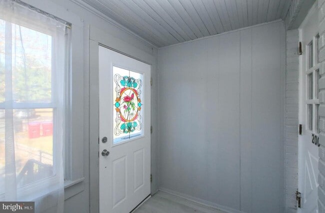 Building Photo - 2004 Trenton Ave