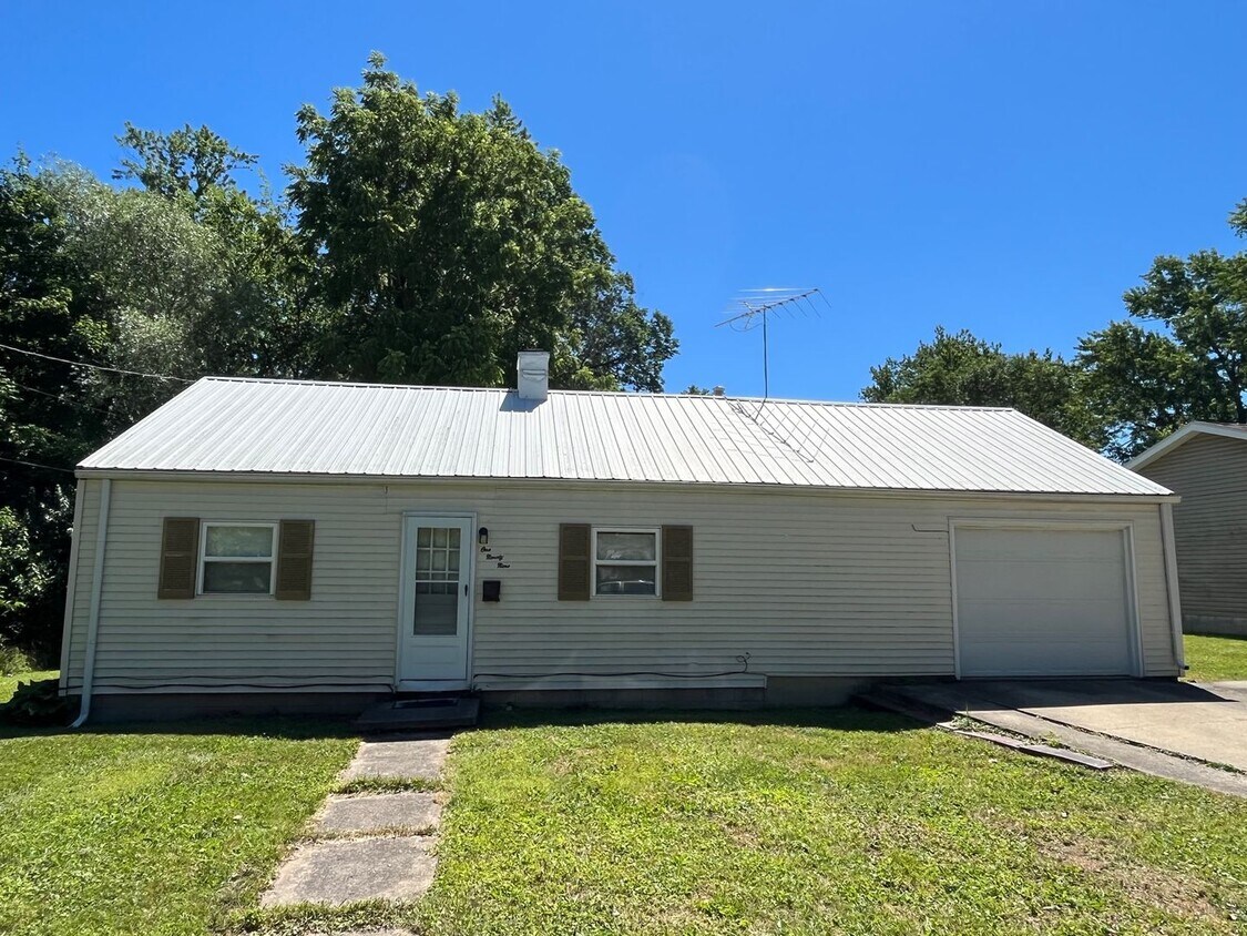 Primary Photo - Two Bedroom Ranch Home