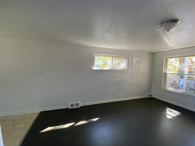 Building Photo - 1506 Sycamore St