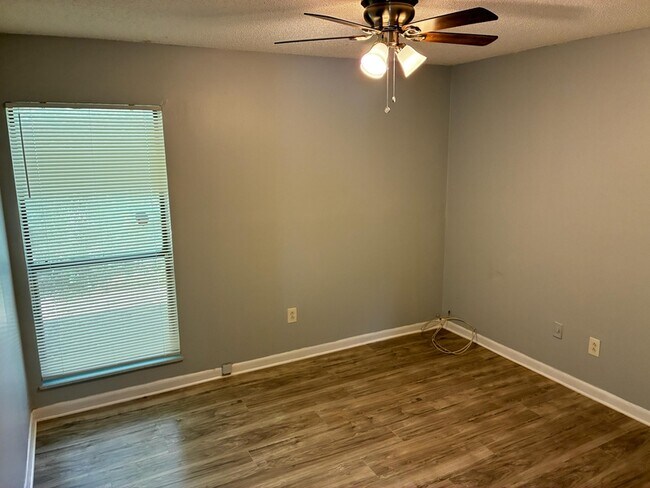 Foto del edificio - 5219 Plymouth St