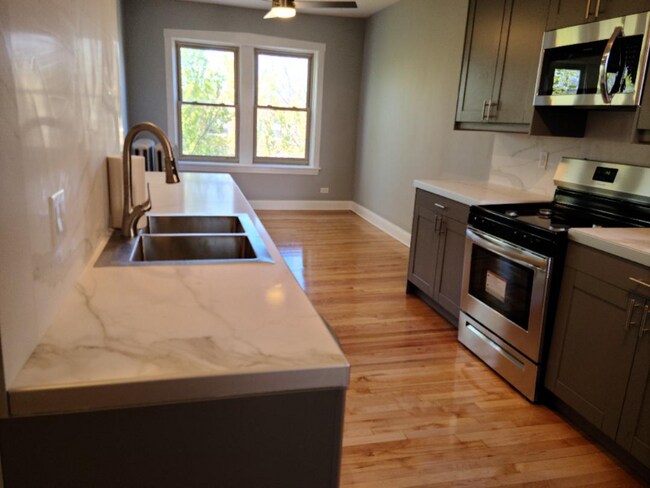 Foto del edificio - 4831 W Addison St