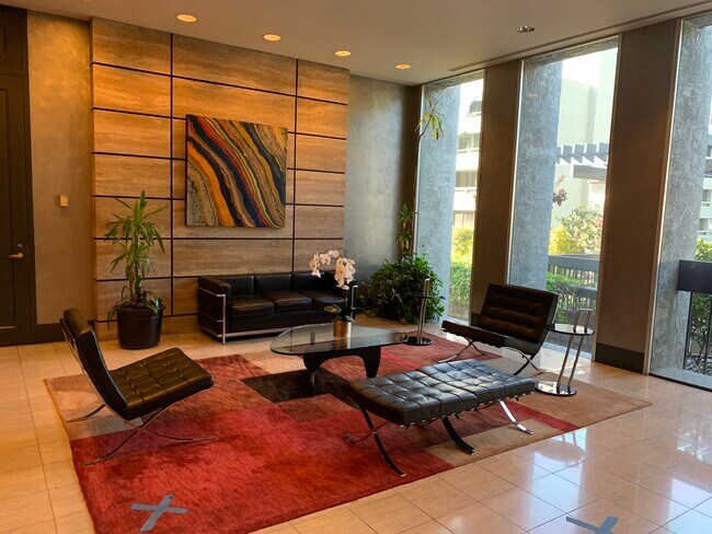 Lobby - 800 W 1st St