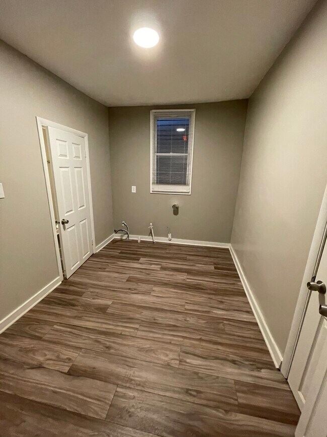 Building Photo - 1110 S Senate Ave