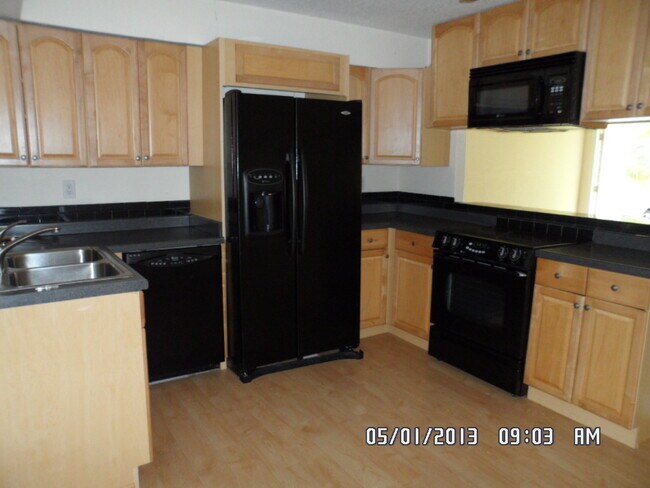 Building Photo - 7215 NW 76th St