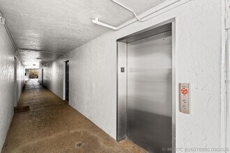 Building Photo - 3700 N Pine Island Rd