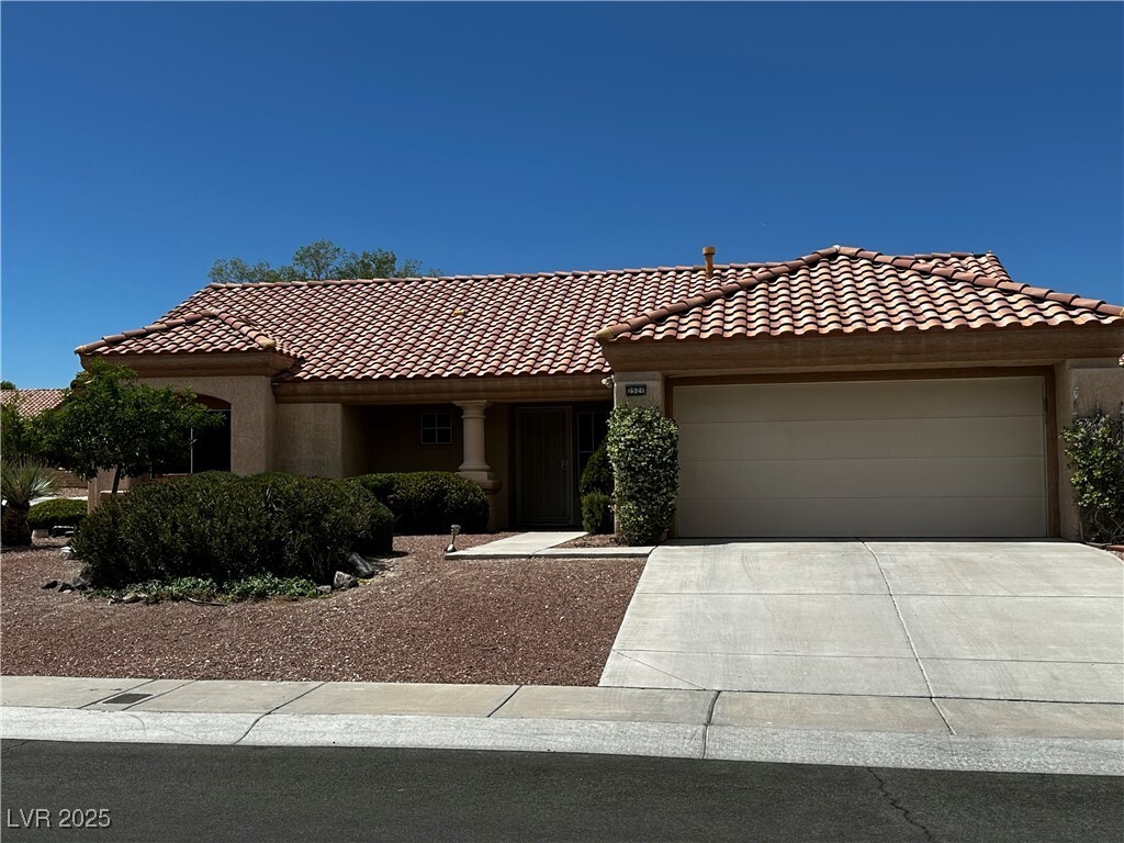 Primary Photo - 2521 Highvale Dr