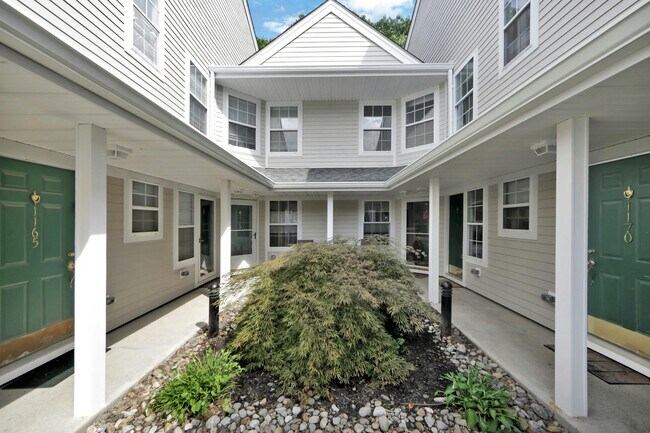 Building Photo - 1169 Richmond Rd