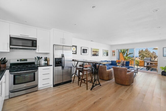 Foto del edificio - 28711 CA-1