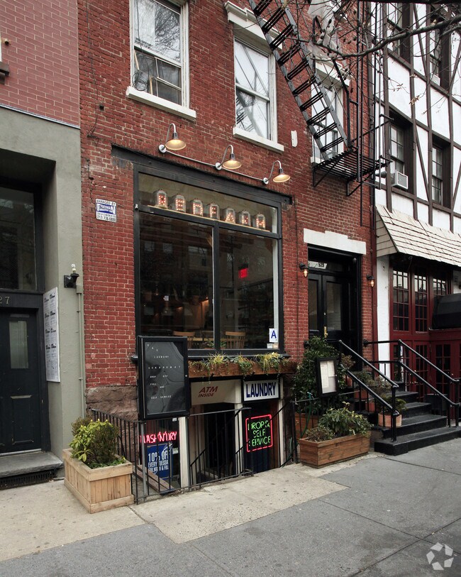 Building Photo - 529 Hudson Street