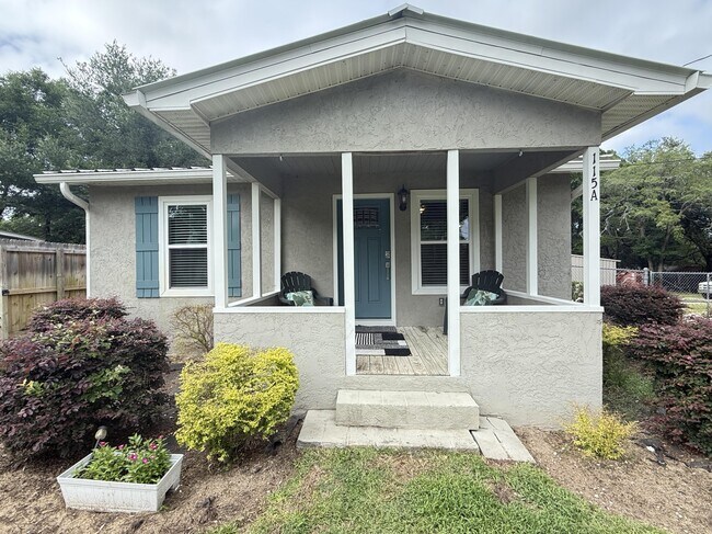 Foto del edificio - 115A Montrose Dr