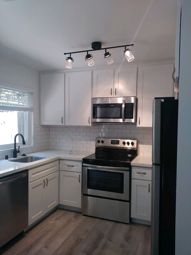 Kitchen - 790 2nd St W