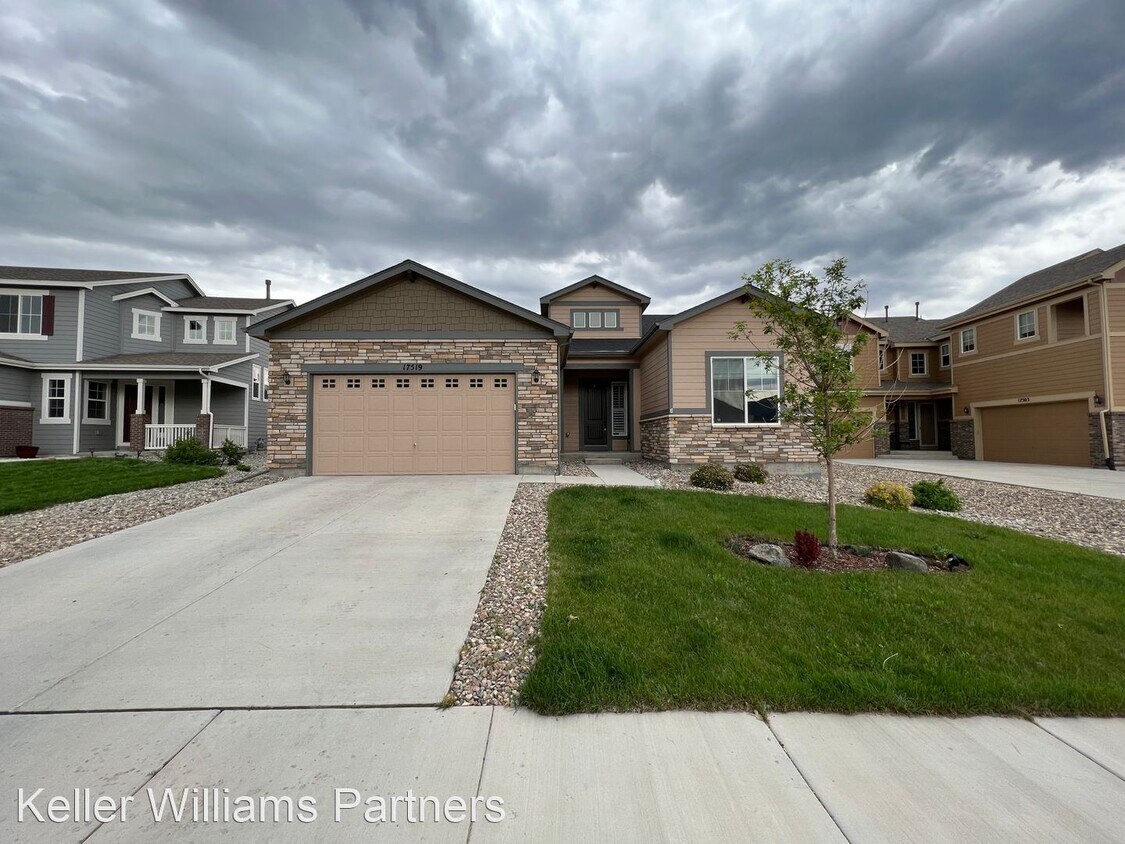 4 br, 3 bath House 17519 Lake Side Dr House Rental in Monument, CO
