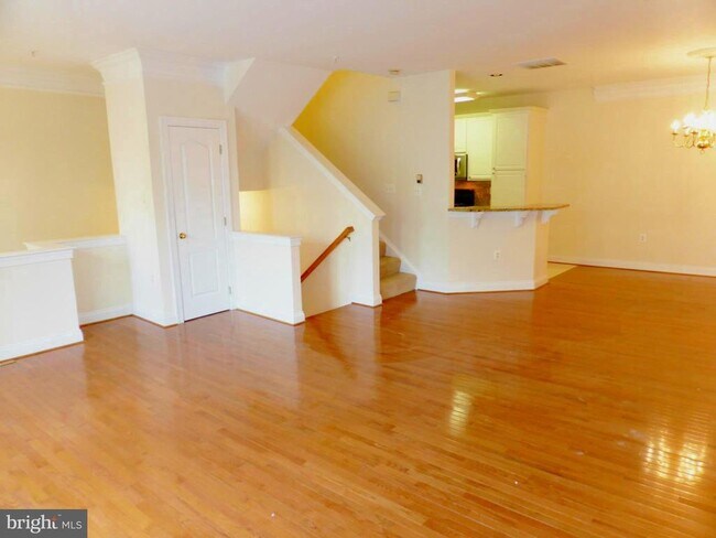 Foto del edificio - 5062 Kilburn St