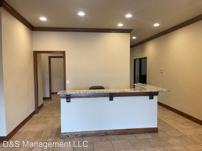 Foto del edificio - Studio, 2 bath House - 9012 N. Kelley Ave.