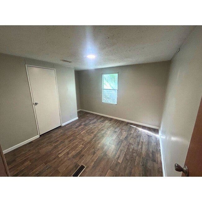 Building Photo - 2395 Parrott Dr