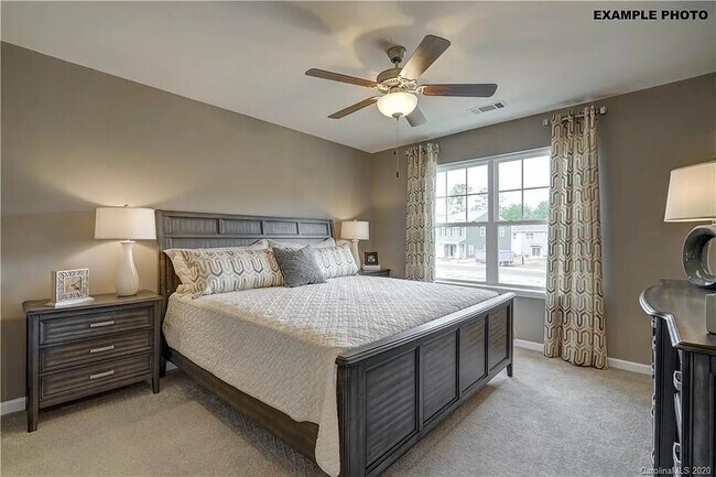 Foto del edificio - Room in Townhome on Revolutionary Trail