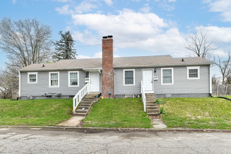 Primary Photo - 634 W 41st St