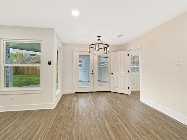 Building Photo - 5034 Oak Shadows Dr