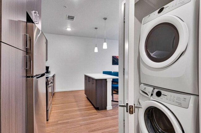 Building Photo - 13232 E 13th Pl