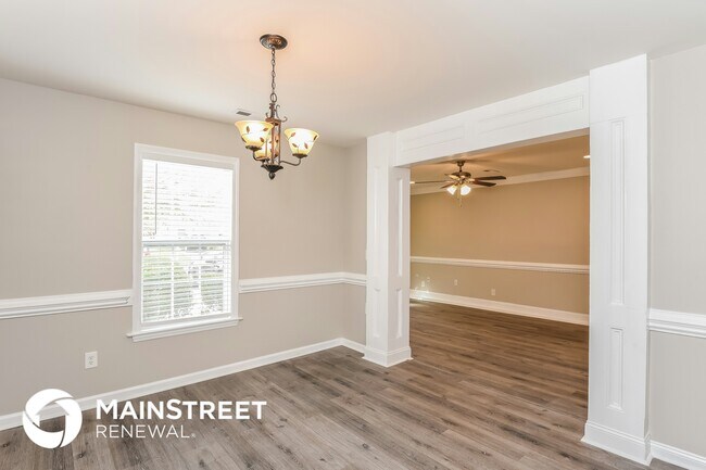 Building Photo - 206 Lasalle Way