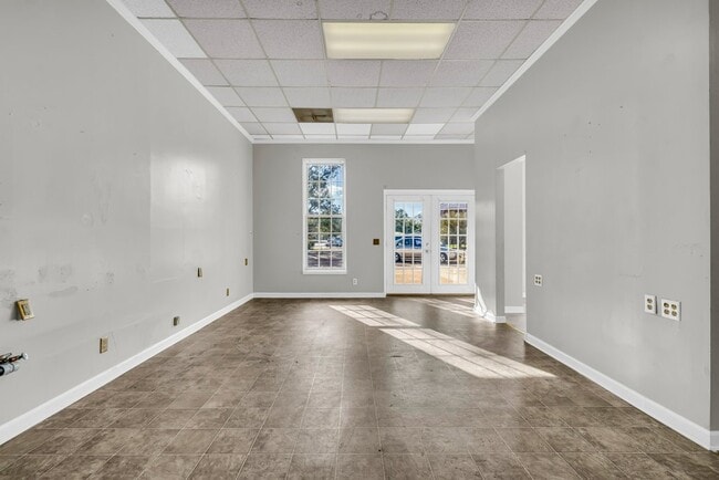 Building Photo - 463 Commerce St