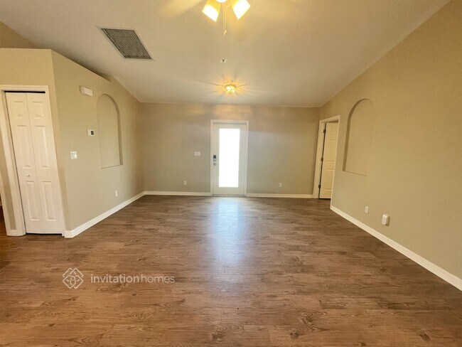 Foto del edificio - 319 SW 19th Terrace