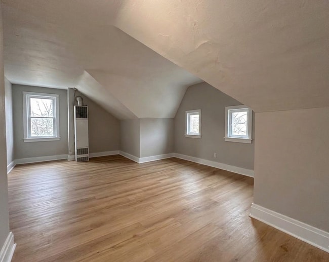 Building Photo - 833 Stanton Ave