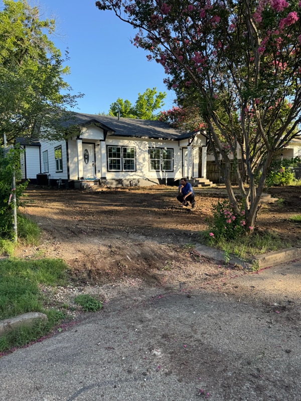 Building Photo - 1612 Live Oak Ave