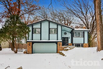 Building Photo - 412 Harold Dr