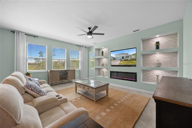 Building Photo - 139 Aces High Ln