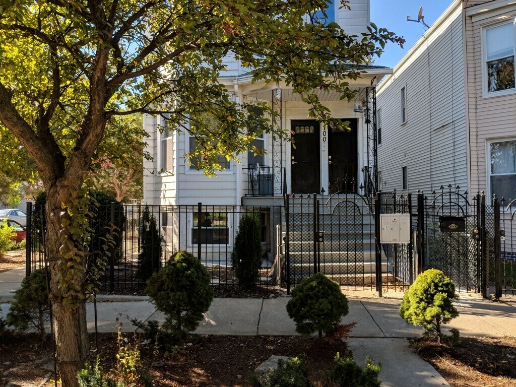 2700 N Ridgeway Ave Unit 1, Chicago, IL 60647 2700 N Ridgeway Ave