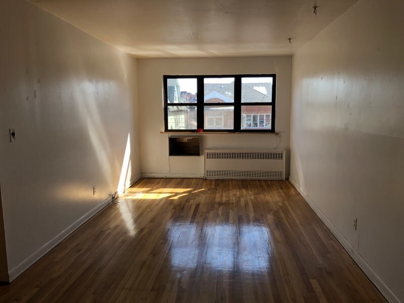Foto principal - 92-43 54th Ave