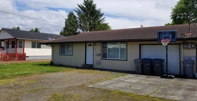 Building Photo - 104 N Williams St