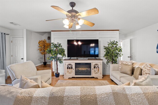 Foto del edificio - 117 E Park Dr