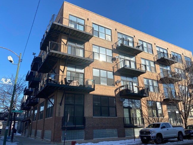 Building Photo - 1751 N Western Ave